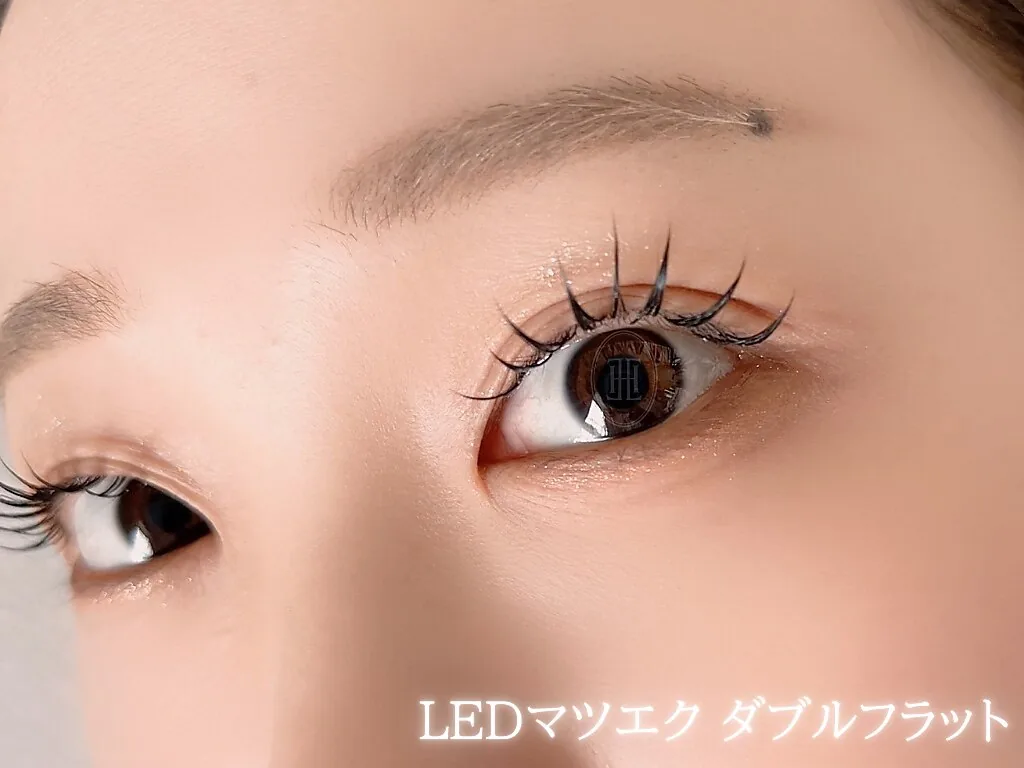 LashRush 橋本店の店内｜束感Wフラット！濃密まつ毛で大人可愛いお目元［LED マツエク］